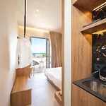 Palm Tree Suites, By Zantewize