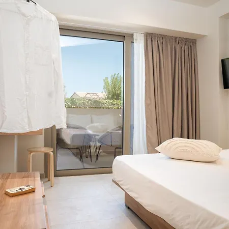 Palm Tree Suites, By Zantewize Ξενοδοχείο με διαμερίσματα 4*