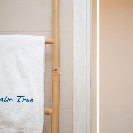 Palm Tree Suites, By Zantewize 4* אליקס