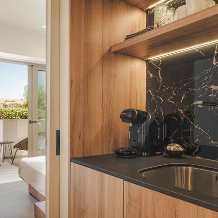 מלון דירות Palm Tree Suites, By Zantewize אליקס