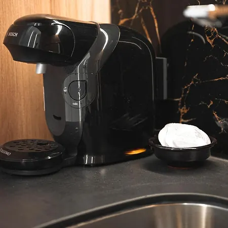 Palm Tree Suites, By Zantewize מלון דירות אליקס