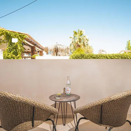 מלון דירות Palm Tree Suites, By Zantewize