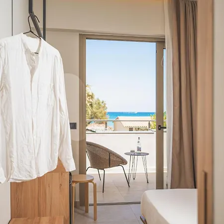 Palm Tree Suites, By Zantewize Alykes (Zakynthos)